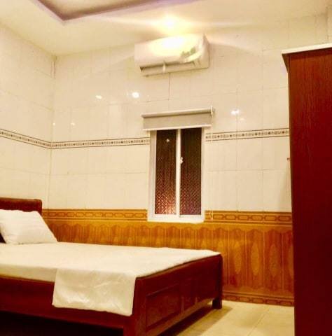Bán khách sạn mini 6 tầng, ngay trục đường Minh Mạng - gần bãi tắm Sơn Thủy với giá đầu tư.