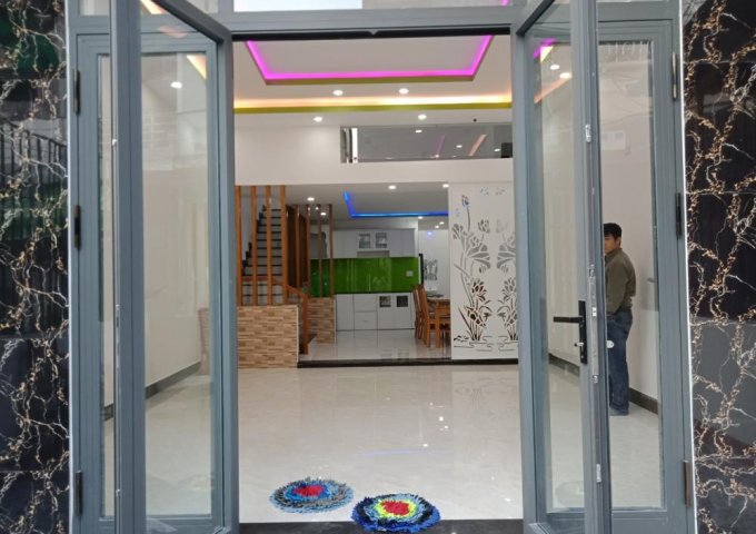 Bán nhà mới xây kiệt Nguyễn Văn Huề giá rẻ cho vợ chông trẻ