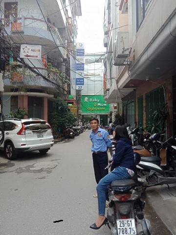 Cho thuê nhà 5 tầng Mặt ngõ Vip Thái Hà- Kinh doanh sầm uất hơn phố.
