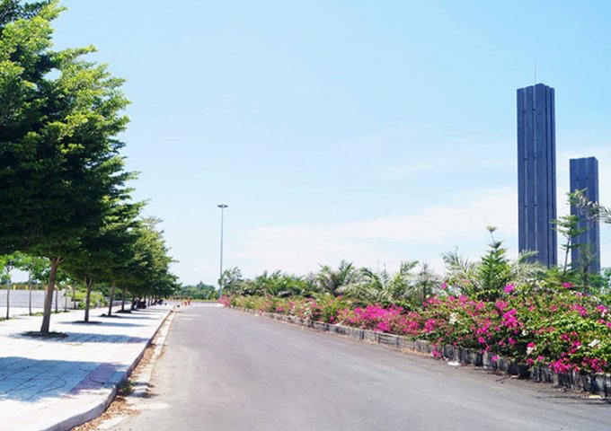 Bán nền Golden Bay Cam Ranh , nền 144m2, vị trí đẹp đối diện công viên