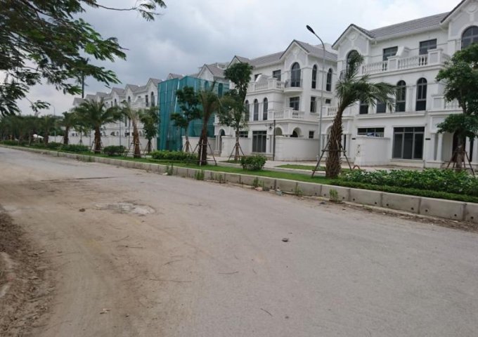 Bán nhà đẹp phố Việt Hưng – 38m2 ô tô con vào được. 