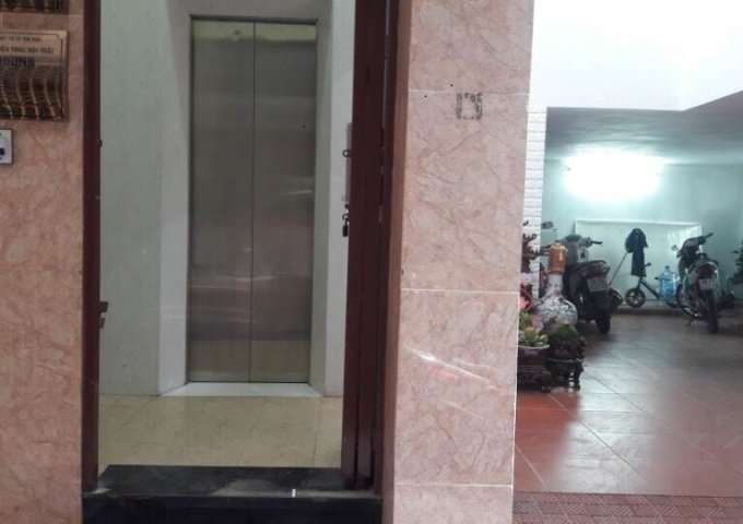 Bán nhà Phố Nam Đồng, Kinh doanh đỉnh, có thang máy, giá 9.6 tỷ 
