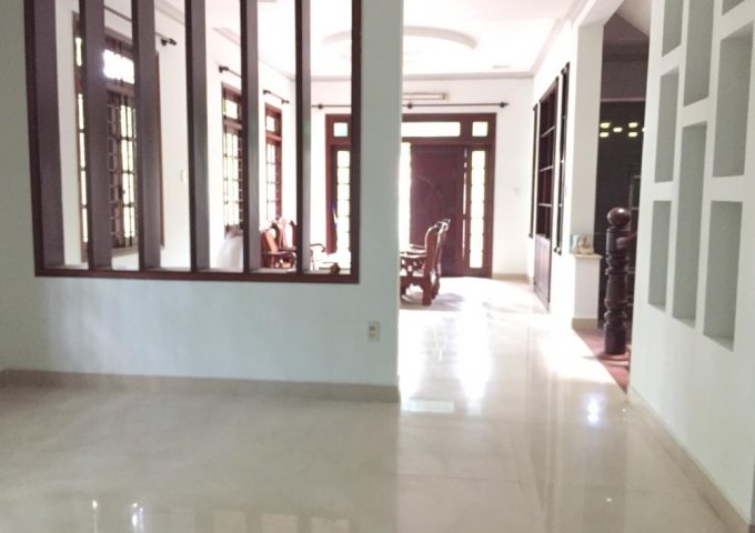 Villa căn góc thoáng hẻm 204 Nguyễn Văn Hưởng, Thảo Điền cho thuê