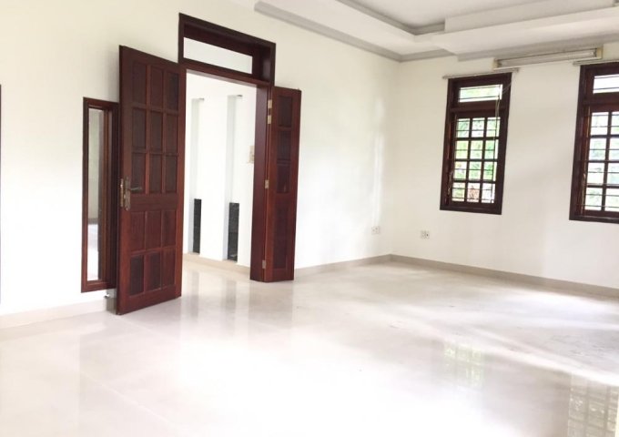 Villa căn góc thoáng hẻm 204 Nguyễn Văn Hưởng, Thảo Điền cho thuê