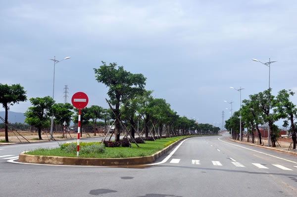 Cho thuê đất mặt tiền đường Nguyễn Phước Lan, trục đường chính của Hòa Xuân thuận tiện kinh doanh