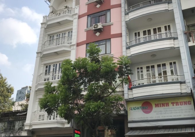 bán nhà MT Cao Đạt, Nguyễn Trãi, DT 4,5x18m, nhà 6 tầng, thang máy. Giá 19 tỷ, TN 120tr/th