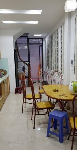Cho thuê nhà 5 tầng mới xây tại Lạc Long Quân, Tây Hồ, Hà Nội