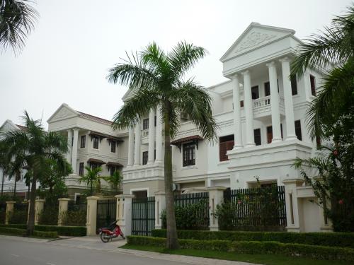 Bán gấp biệt thự ở mặt tiền đường Nguyễn Hữu Trí, Long An, giá rẻ chỉ 4.5 tỷ (TL), gọi 0886027550 Như