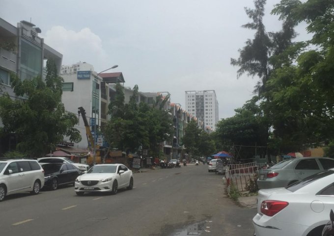 Bán nhà mặt phố tại Đường D4, Phường Tân Phong , Quận 7,  Hồ Chí Minh diện tích 90m2  