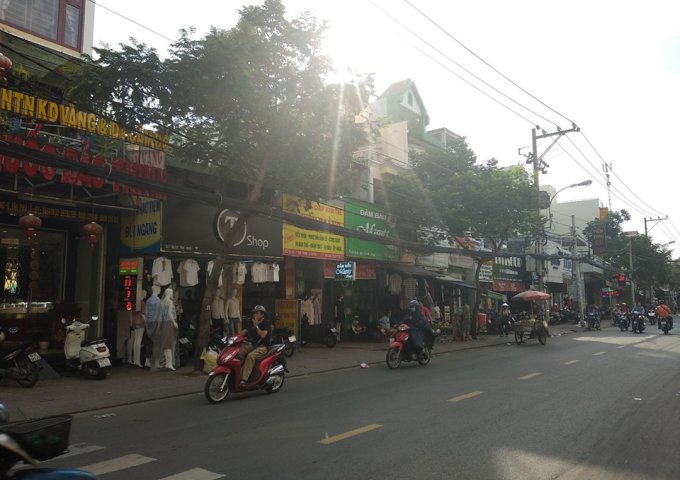 Cho thuê nhà góc 2 mặt tiền Âu Cơ, Tân Phú
