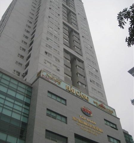 Đang cần bán gấp căn hộ DT: 133m2-3PN nhà đẹp tòa M5 mặt đường Nguyễn Chí Thanh. Giá chỉ 28tr/m2