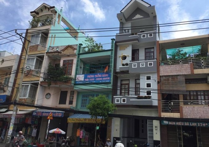 Nhà mặt phố cho thuê ở Nguyễn Thị Định, Dt 64m2, MT 4,5m, 12tr/tháng.