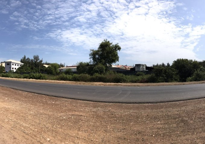 Bán 70m mặt tiền Hùng Vương (tx Lagi), cách Đất Lành resort 200m, phía biển (giá bán: 6ty)