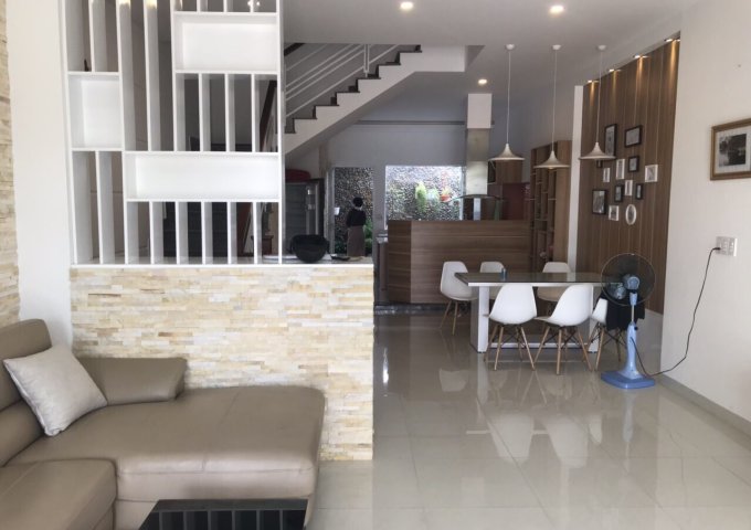 Bán nhà 3 tầng đầy đủ nội thất đã có sổ tại KĐT Mỹ Gia Nha Trang, giá chỉ 5 tỷ. LH 0966838679