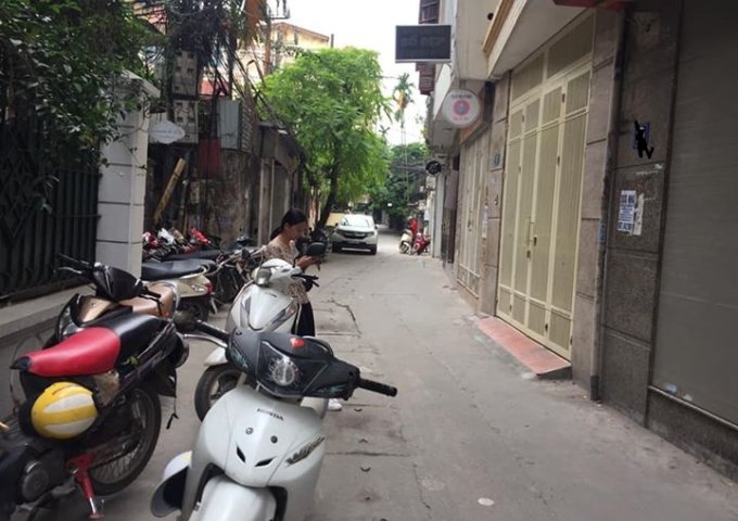 Cho thuê nhà phố Vạn Bảo – Kim Mã- mặt ngõ ô tô qua.