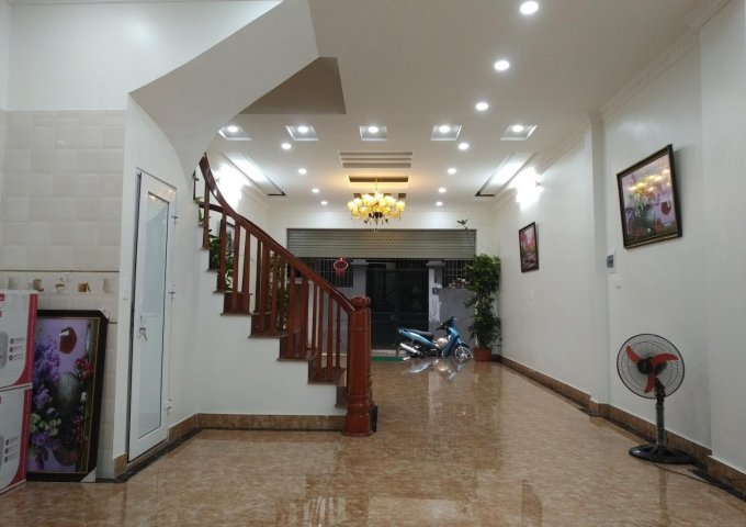 Bán nhà Phân lô ngõ 126 Kim Ngưu, gần ngay mặt phố, DT 56m2x5T, Giá 5,55 tỷ