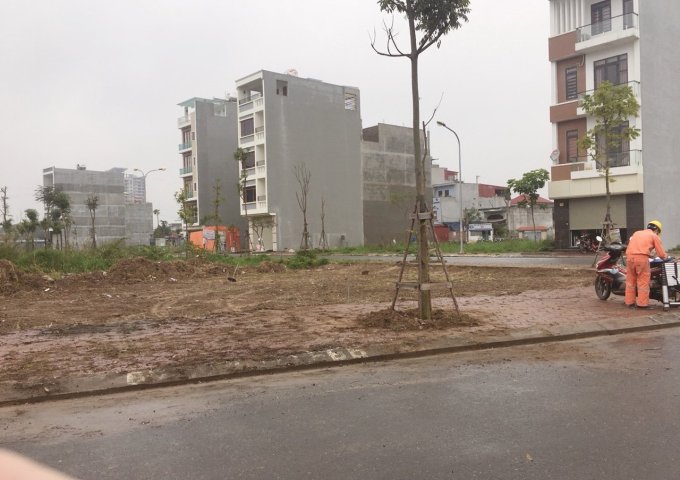 Bán lô đất hướng Đông Nam sau UBNN quận Hồng Bàng, Hải Phòng, LH ngay: 0796386283