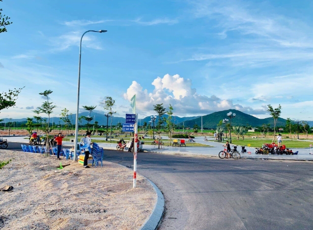 Bán nhanh lô đất mặt tiền QL1A  sát trung tâm thương mại lớn nhất Bình Định 