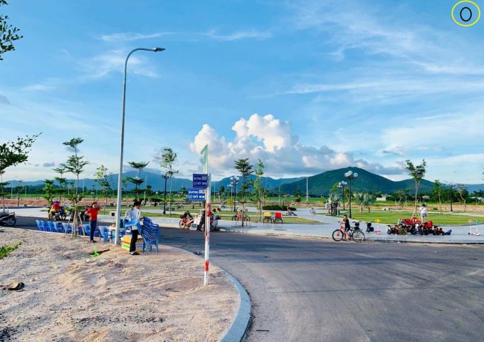 Bán đất chính chủ 100m2 (5m x 20m) thuộc khu đô thị đã quy hoạch Đông Bàn Thành Đất gần chợ, xây dựng tự do, đường nhựa 14m5, có sổ đỏ.