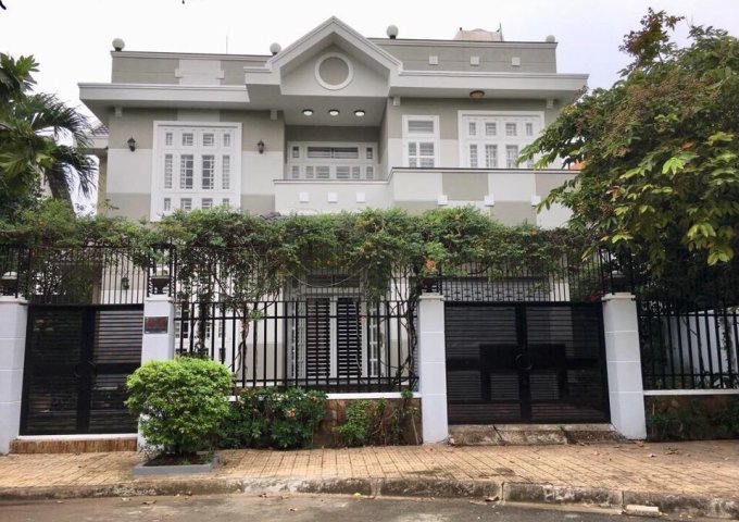 Bán Nhà Mặt Tiền Phan Đăng Lưu, P1, Phú Nhuận. DT: 9.2x26m, GPXD H+10t.