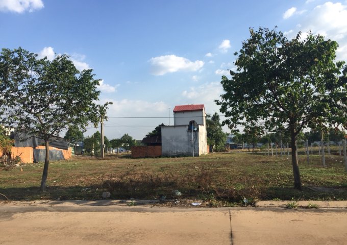 Cần tiền bán nhanh nhà trọ 300m2 với miếng đất nhỏ gần khu CN Việt Sing cực đẹp, giá rẻ, sổ riêng