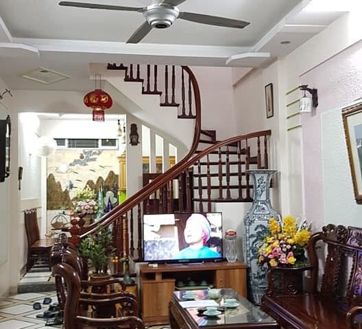 Bán nhà tại phố Trần Duy Hưng, lô góc, ô tô tránh, DT 57m2, MT 5m, giá 10.3 tỷ.