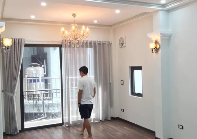 Bán nhà đẹp 5 tầng ngõ rộng,gần đường ô tô phố Nguyễn Ngọc Vũ giá 3.5 tỷ.