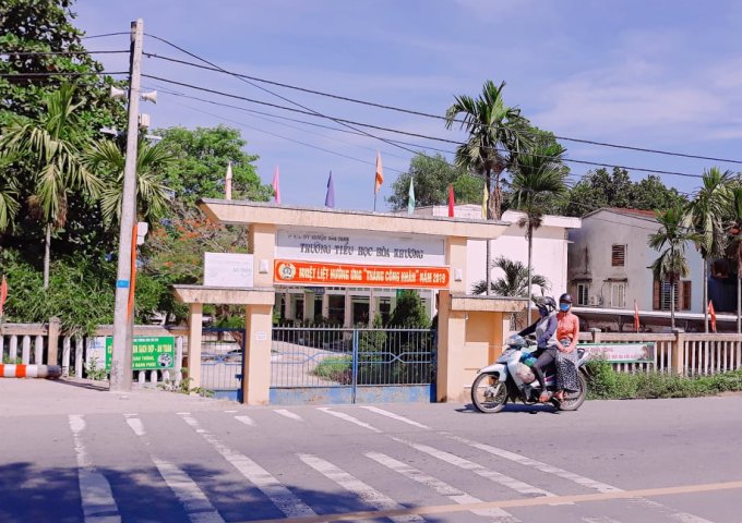Ngay cổng chào thôn Hương Lam 120 ngang 7.86 nở hậu giá rẻ bèo