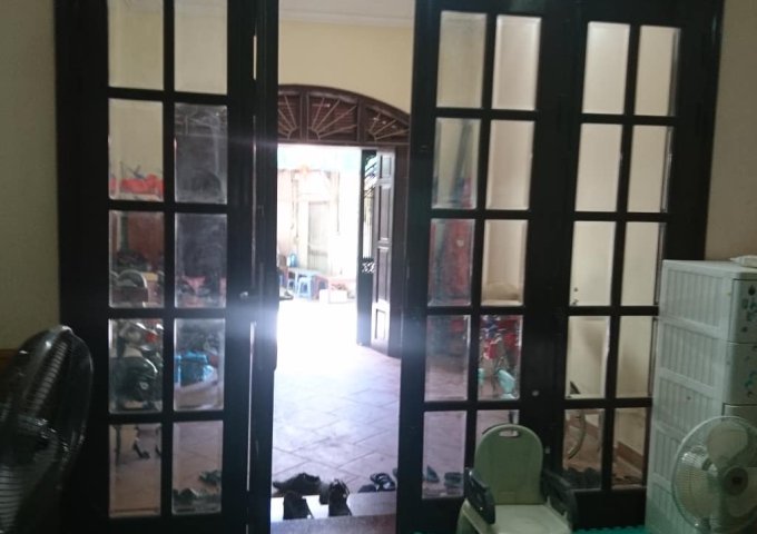 Bán nhà trong ngõ rộng Khương Trung ô tô đỗ cửa.