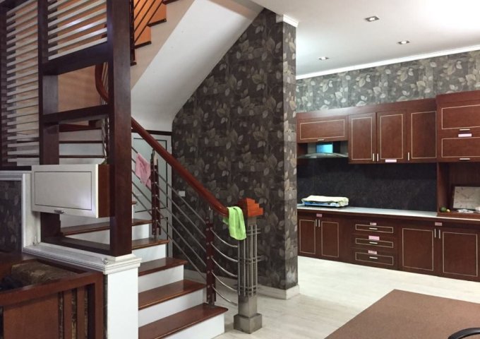 Cho thuê nhà riêng ngõ 63 Lê Đức Thọ, dt 70 m2 x 3 tầng, có nội thất tiện ở và làm vp