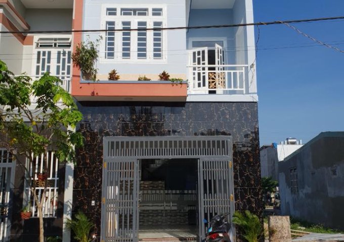 Bán nhà 1 trệt 1 lầu gần vòng xoay An Phú, Thuận An diện tích 69m2  full thổ cư giá 1.8 Tỷ