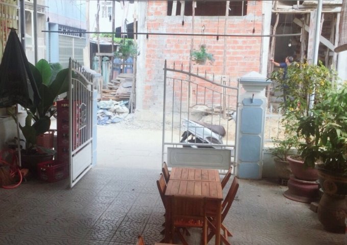 bán nhà 2 tầng mặt tiền kiệt ô tô xoay đầu Bà Triệu,Phường Phú Hội.