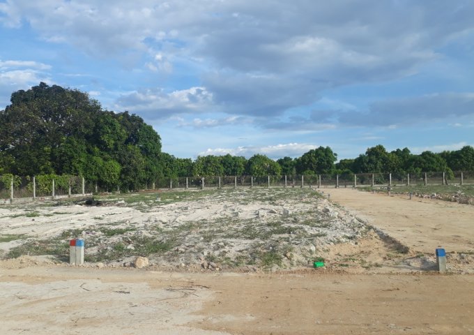 Cần bán lô đất nền 100% sổ đỏ cạnh quốc lộ 1A tại huyện Cam Lâm