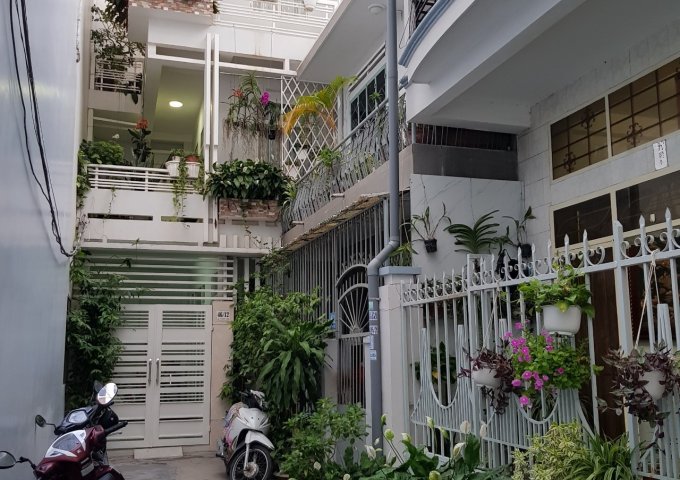 Cần bán nhà 2 tầng hẻm Lê Thánh Tôn, p. Lộc Thọ, tp.Nha Trang. 