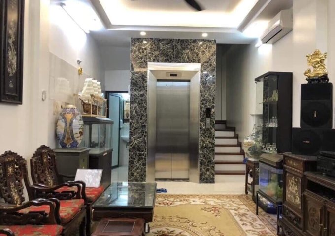 Nhà Đẹp, Thang Máy, Phố Hào Nam , DT40m2 x 6T , Giá 4.8 Tỷ