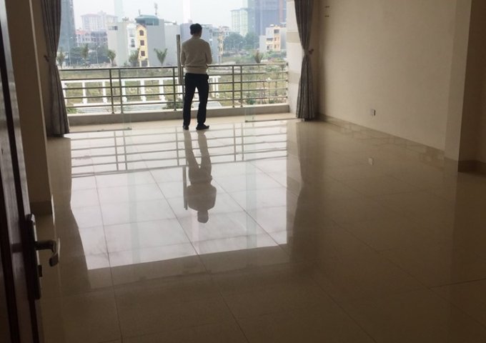 Cần cho thuê nhà riêng, đẹp, mới hoàn thiện Giang Biên, Long Biên. 100 m/ sàn. Giá: 18 triệu/tháng. Lh: 0984.373.362