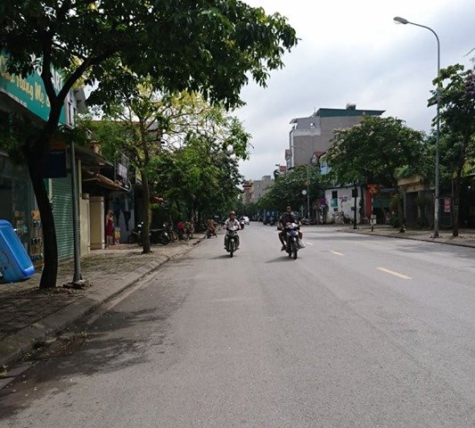 Bán gấp mảnh đất 133m2 tại Phố Trạm- Long Biên.  