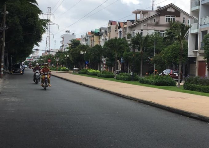  Bán căn đôi MT đường công viên Nguyễn Thế Truyện, Tân Phú 10x20m, 1 lầu, 25 tỷ