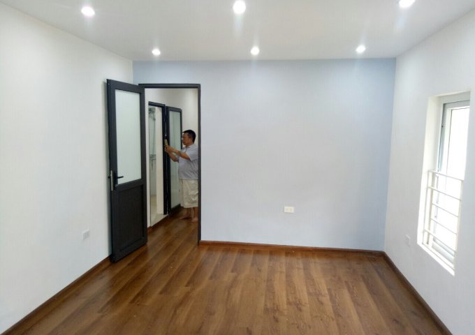 Bán căn góc tập thể Trung Tự 50m2 2PN, sửa mới, vào ở ngay!