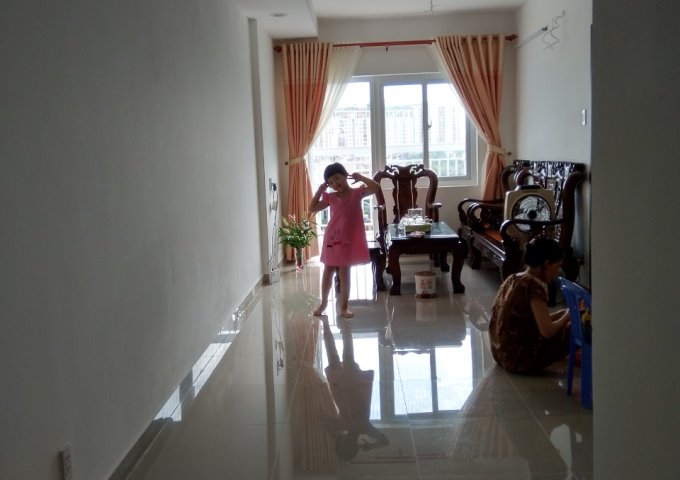 Bán căn hộ Ngay Cầu Tham Lương nhận nhà ngay,nội thất đầy đủ.Căn 2PN – 2WC chỉ việc xách vali vào ở.