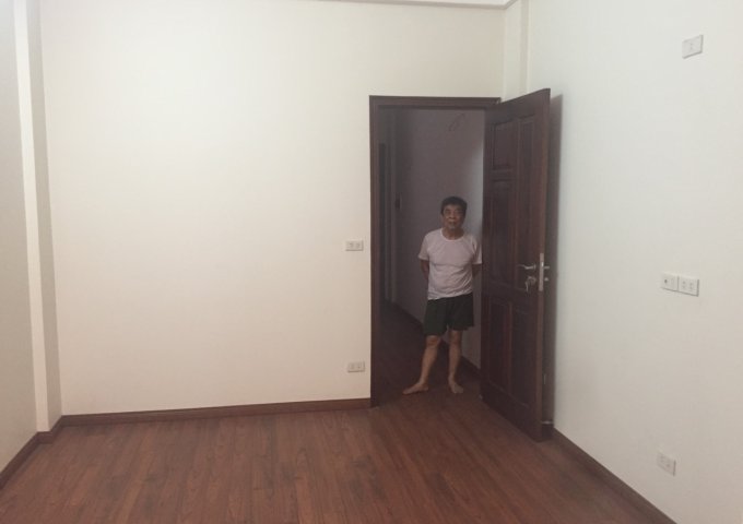Cho thuê nhà riêng tại Phố Văn Quán - Chiến Thắng, dt 45 m2 x 5 tầng, oto đỗ cửa