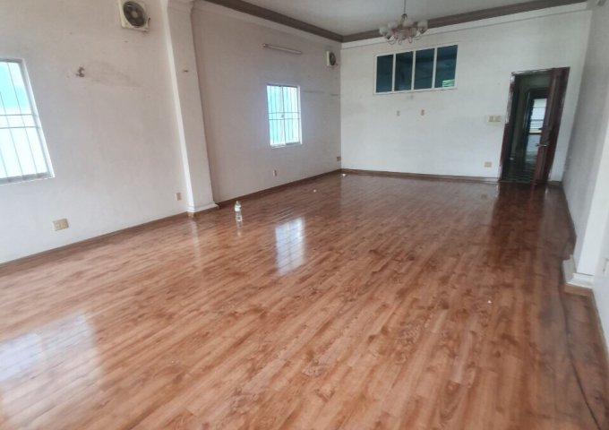 Cho thuê nhà góc 2 MT Lê Quang Định P14 BT, 6 x 40m, 720 m2 sàn, giá chỉ 150 tr/th