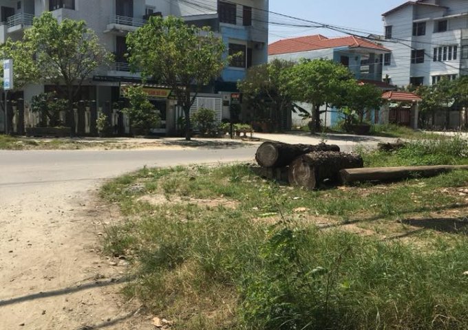 Cần bán lô đất 2 mặt tiền đường Bùi Thị Xuân, phường Đúc, trung tâm TP Huế.