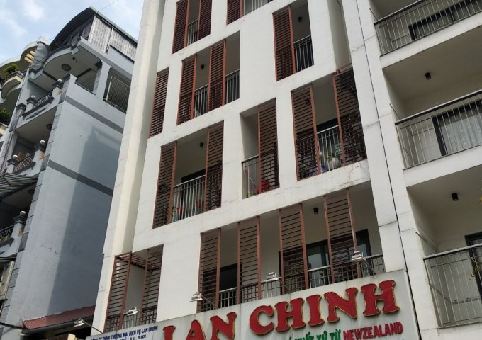 Bán nhà góc 2 mặt tiền Trần Hưng Đạo, Phường 2, Quận 5. dt4,5x20m.