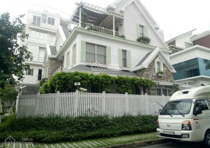Gia đình cho thuê gấp căn góc 3 mặt tiền Hưng Thái, PMH, Q7 nhà đẹp giá siêu rẻ chính chủ: 0912639118 ( Mr Kiên )