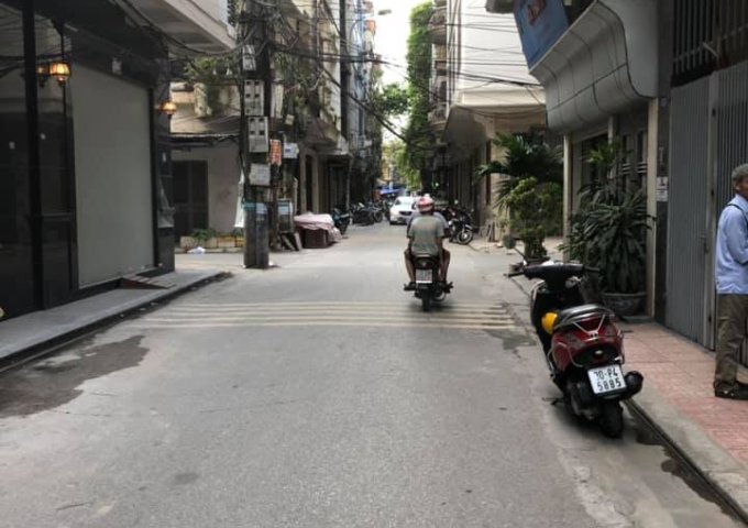  Bán nhà mặt phố Vĩnh Phúc ,Ba Đình , 60mx5 tầng , MT4,5.Giá 12 tỷ,TL , - Vị trí mặt phố Vĩnh Phúc, ô tô tránh, có vỉa hè. Khu vực trung tâm, dân trí 