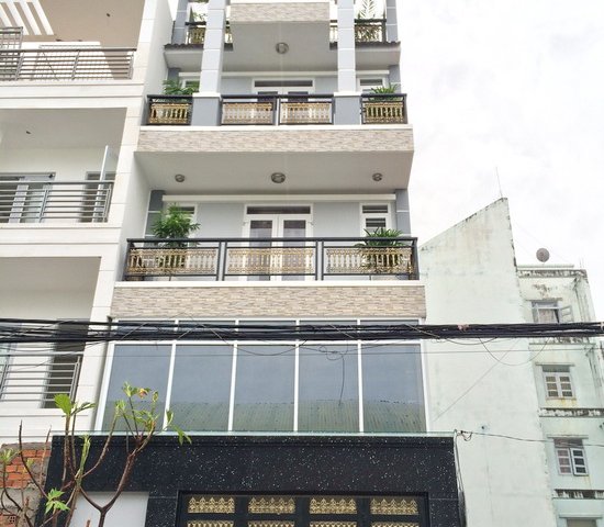 Cho thuê nhà  mặt tiền Hai Bà Trưng, P. Tân Định, Quận 1, 4 tầng + lửng. Giá thuê: 160 triệu/ tháng