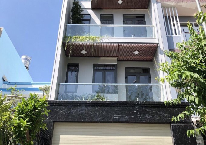 Bán nhà mới đẹp mặt tiền đường 20 Phạm Hữu Lầu, Q7, Dt 5x18m, 3 lầu, ST. Giá 11 tỷ