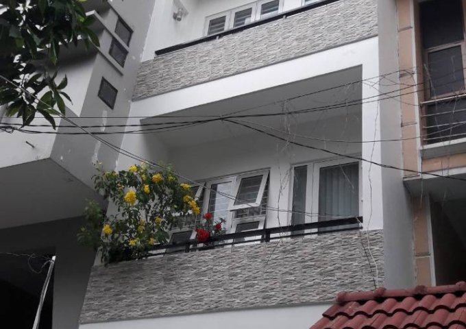 Cho thuê nhà mặt tiền đường D2, (Nguyễn Gia Trí), gần ĐH Hutech, DT 4x20m 3 lầu