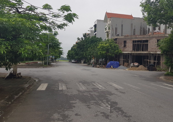 Bán đất khu tái định cư phường Giang Biên mặt đường 22m dt 68tr giá 68tr kinh doanh tốt